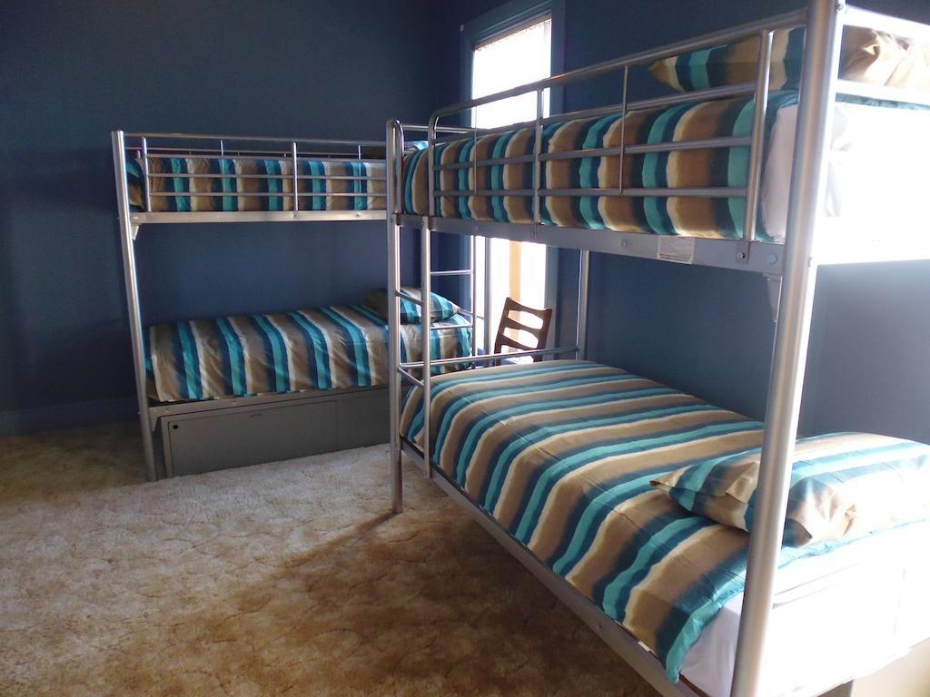 Happy Backpacker Hostel Пенгуин Екстериор снимка